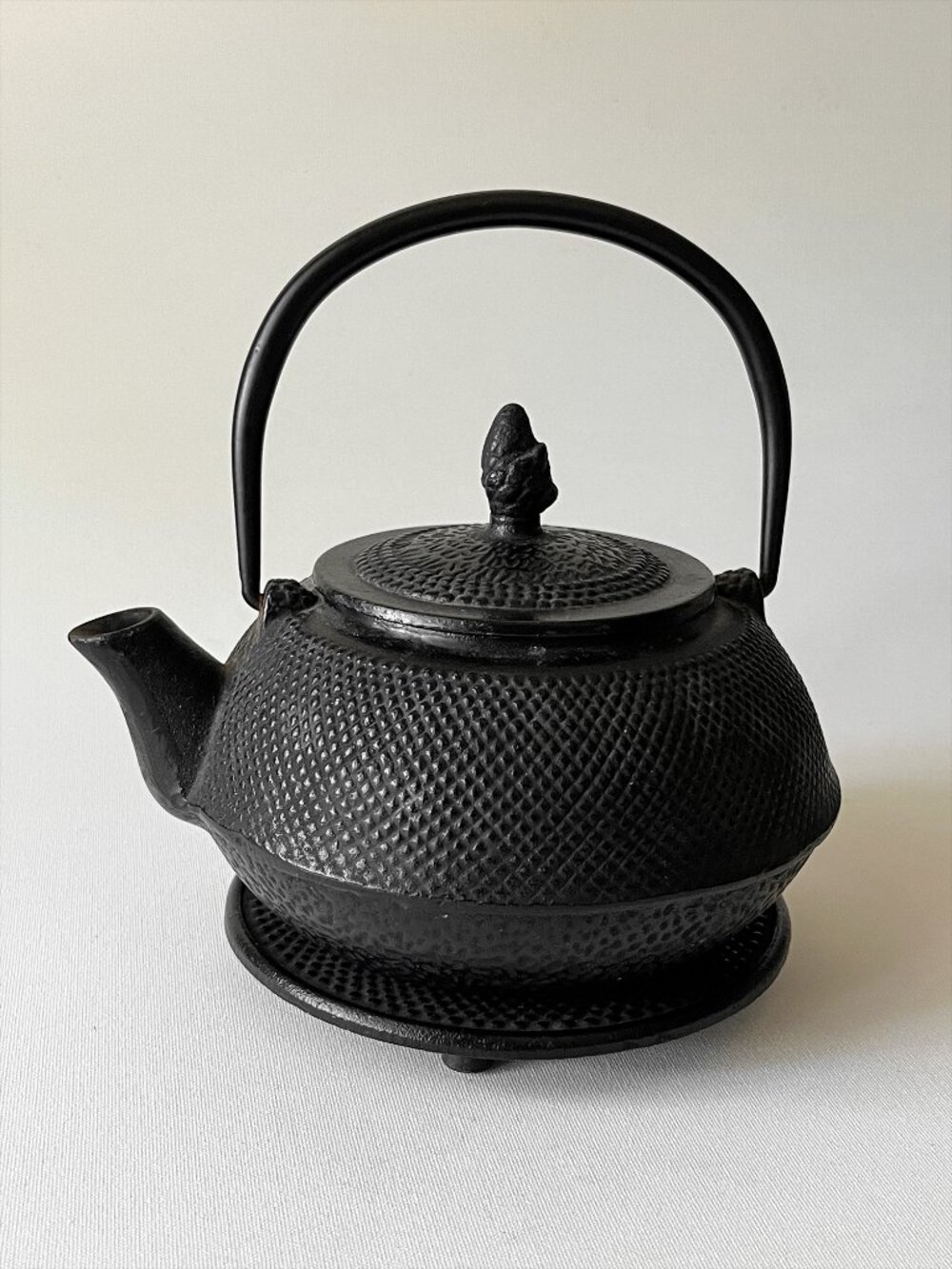 Vintage Cast Iron Teapot Set Black Hobnail Tetsubin Kettle with Trivet & Infuser